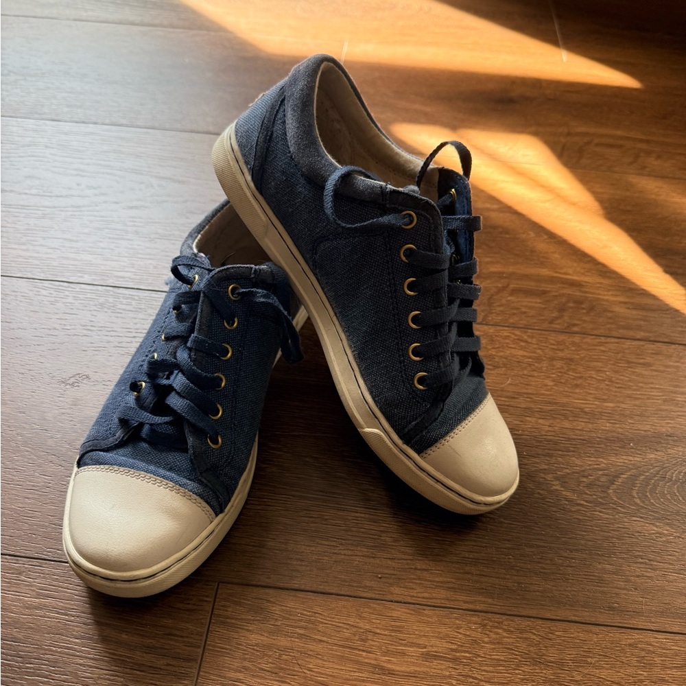 Women's Casual Navy Canvas UGG Sneakers with Cream Toe Size 8